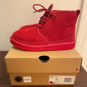 UGG Neumel II Red Kids Boot Size 2 (New, Not Worn)